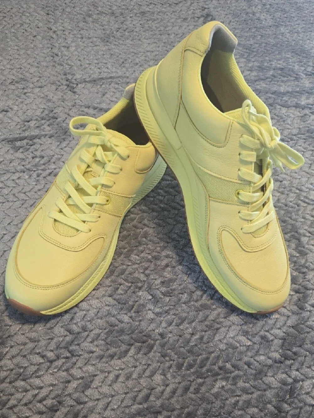 Everlane Mens Sneakers Pale Yellow Lime Lace Up Casual Shoes Size 12.5 New